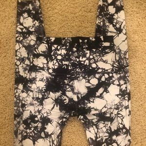 Lululemon size 6